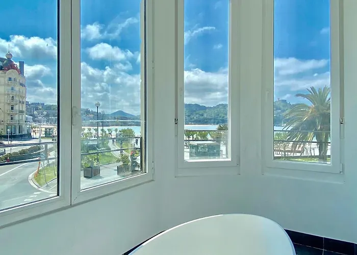 Mirandoalaconcha 2* 圣塞瓦斯蒂安