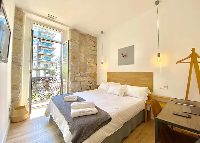 Guest house Mirandoalaconcha 2*